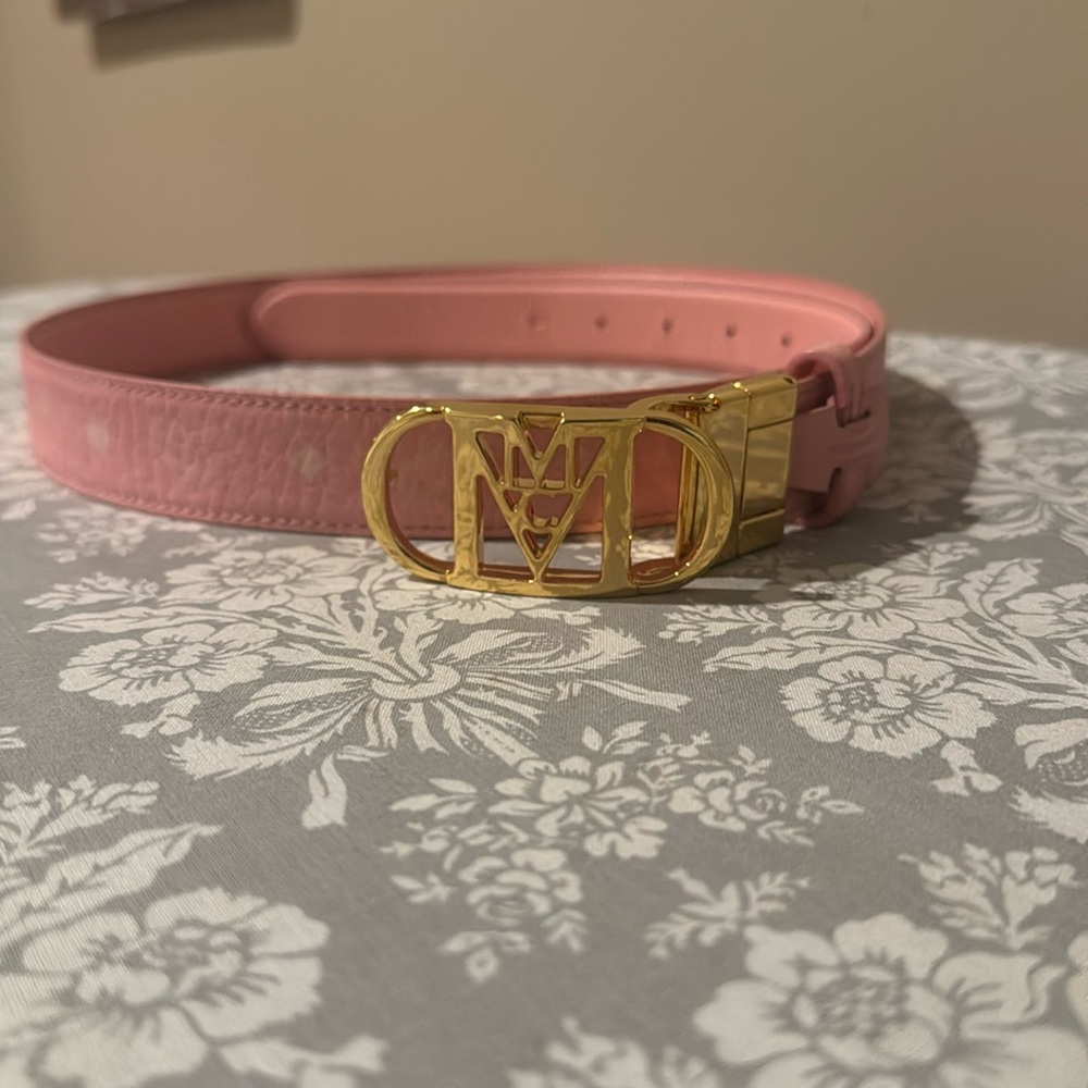 💖MCM Travia Visetos Monogram Reversible Belt